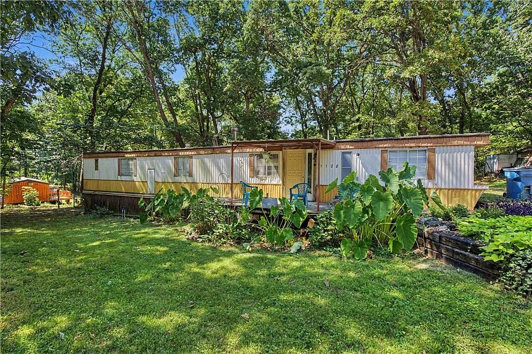 1.86 Acres of Land with Home for Sale in Pea Ridge, Arkansas