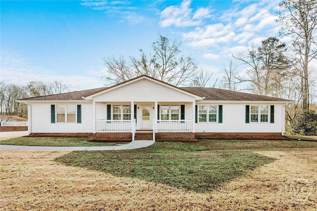 2.2 Acres of Land with Home for Sale in Arnoldsville, Georgia