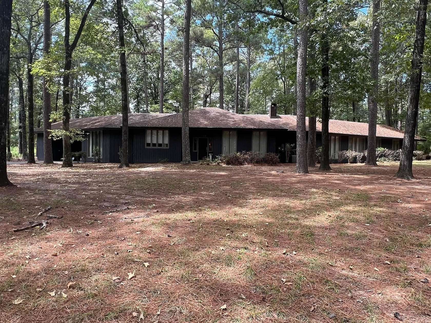 1.75 Acres of Land with Home for Sale in Fordyce, Arkansas