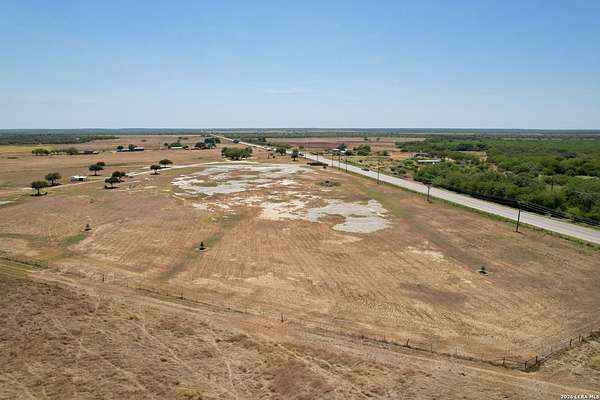 20 Acres of Commercial Land for Lease in Charlotte, Texas