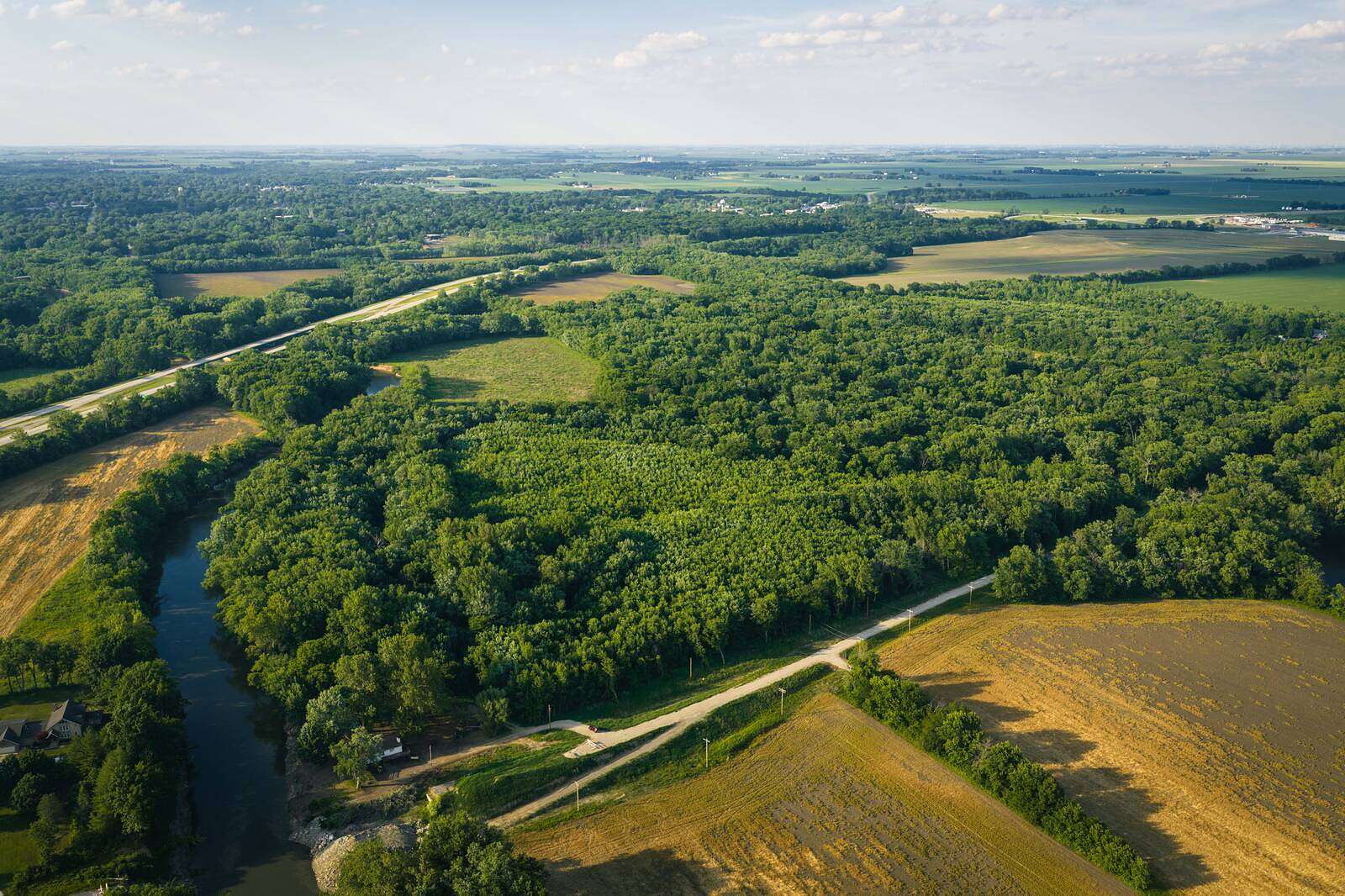 98 Acres of Recreational Land for Sale in Riverton, Illinois