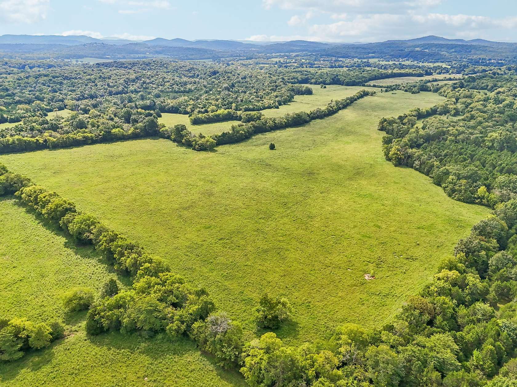 426 Acres of Land for Sale in Lebanon, Tennessee