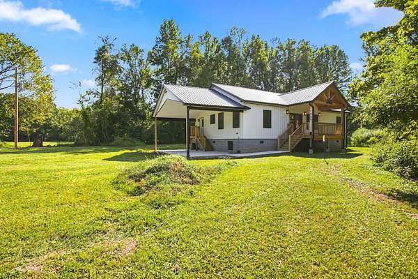 1.73 Acres of Land with Home for Sale in Centerville, Tennessee