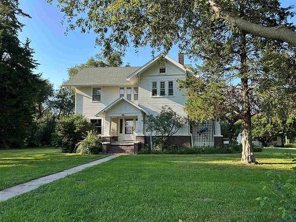 11.1 Acres of Land with Home for Sale in Dakota City, Nebraska