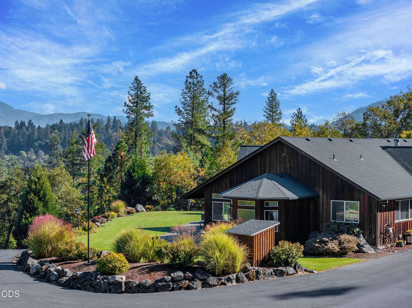 6.72 Acres of Land with Home for Sale in Grants Pass, Oregon