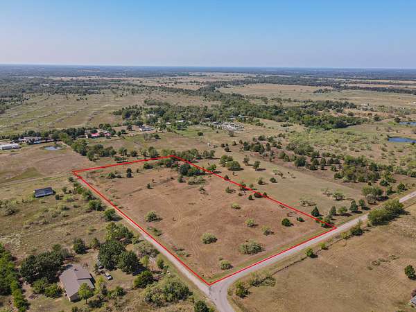 5 Acres of Residential Land for Sale in Wills Point, Texas