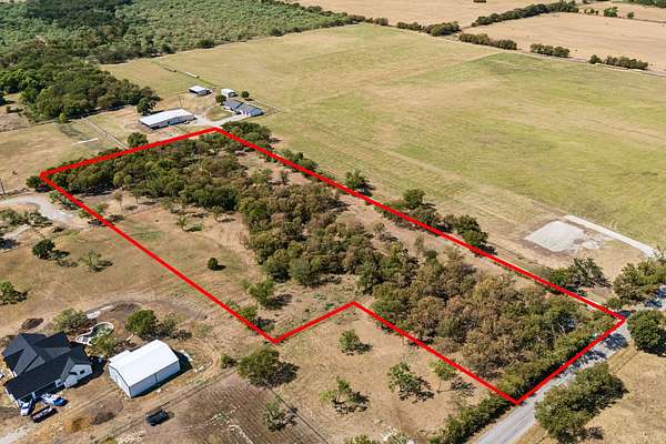 2.8 Acres of Residential Land for Sale in Tioga, Texas