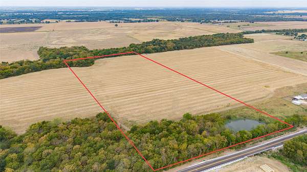 21 Acres of Land for Sale in Wolfe City, Texas