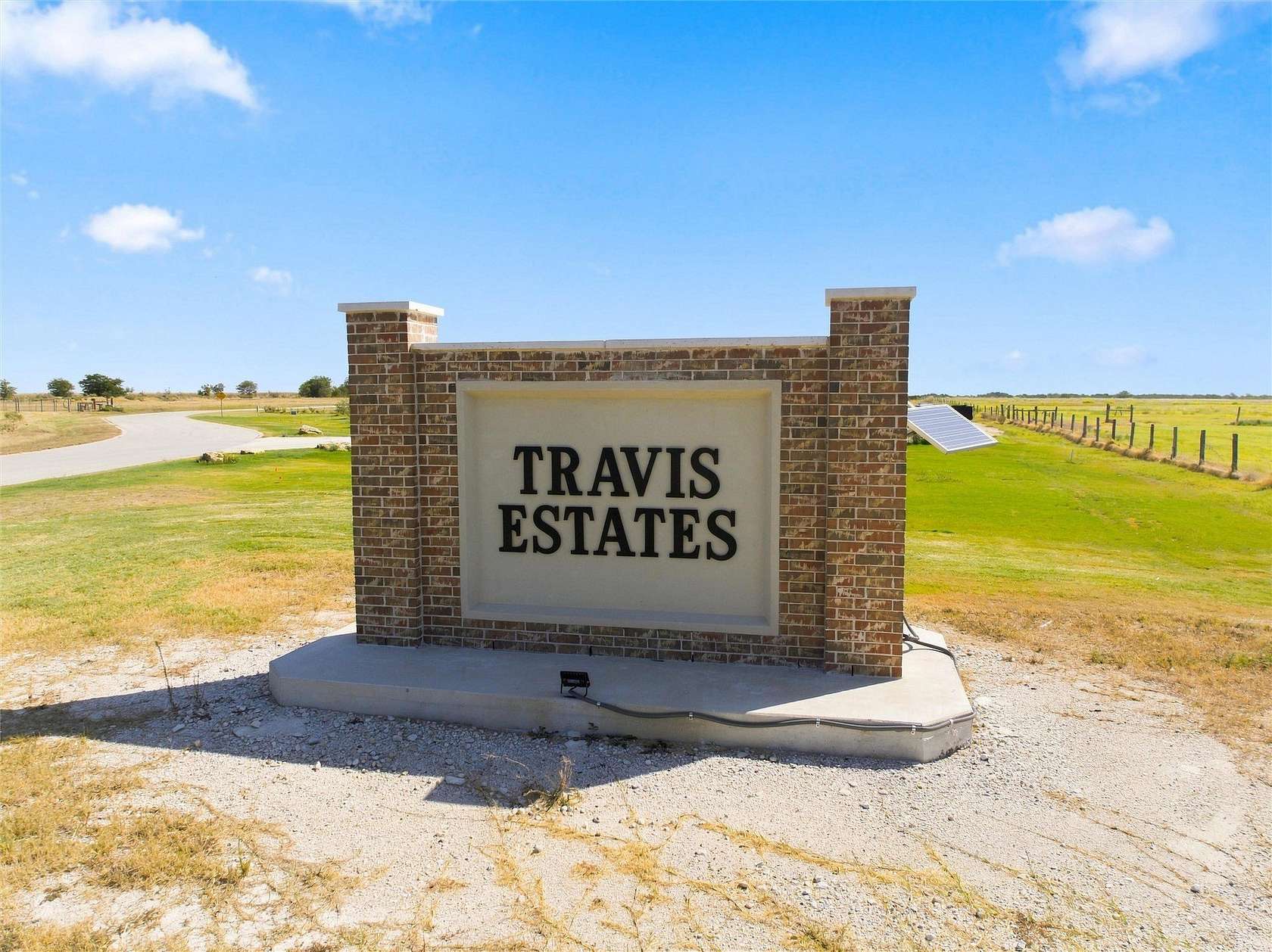 1.5 Acres of Residential Land for Sale in Lott, Texas