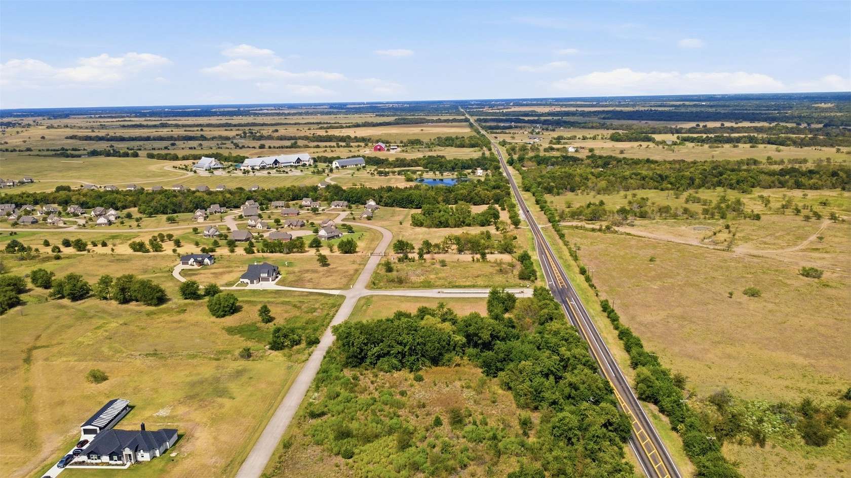 1.37 Acres of Mixed-Use Land for Sale in Wills Point, Texas