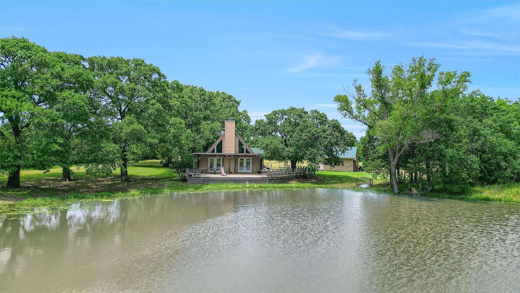 13 Acres of Recreational Land with Home for Sale in Gordonville, Texas