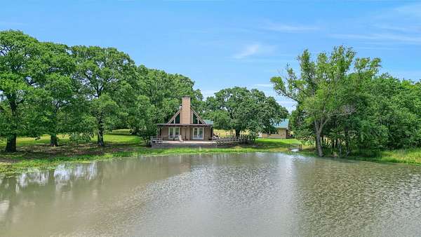 13 Acres of Recreational Land with Home for Sale in Gordonville, Texas