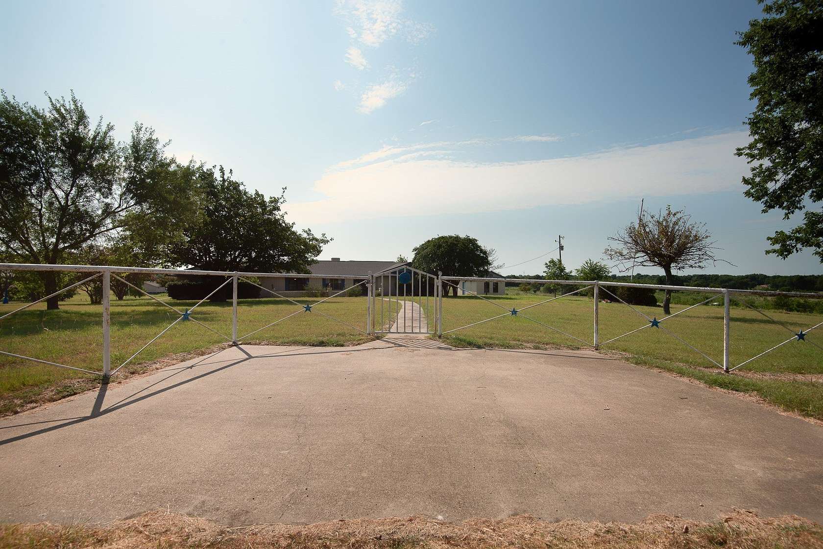13.9 Acres of Land with Home for Sale in Kaufman, Texas