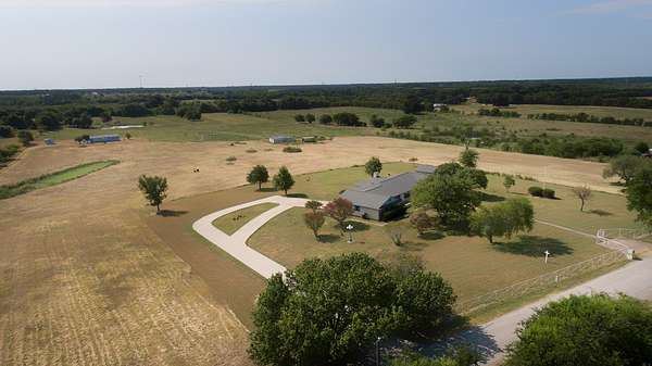 13.9 Acres of Land with Home for Sale in Kaufman, Texas