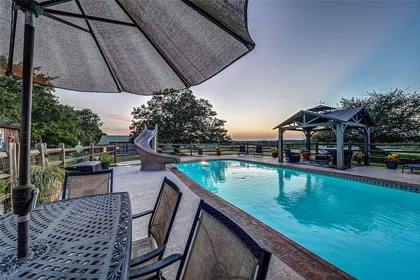 12.5 Acres of Land with Home for Sale in Sunset, Texas