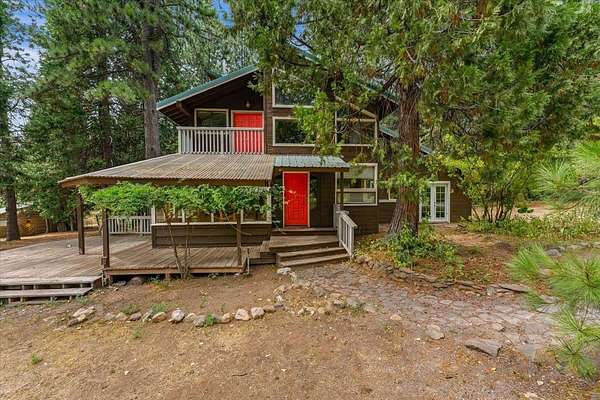 2.5 Acres of Land with Home for Sale in Mount Shasta, California