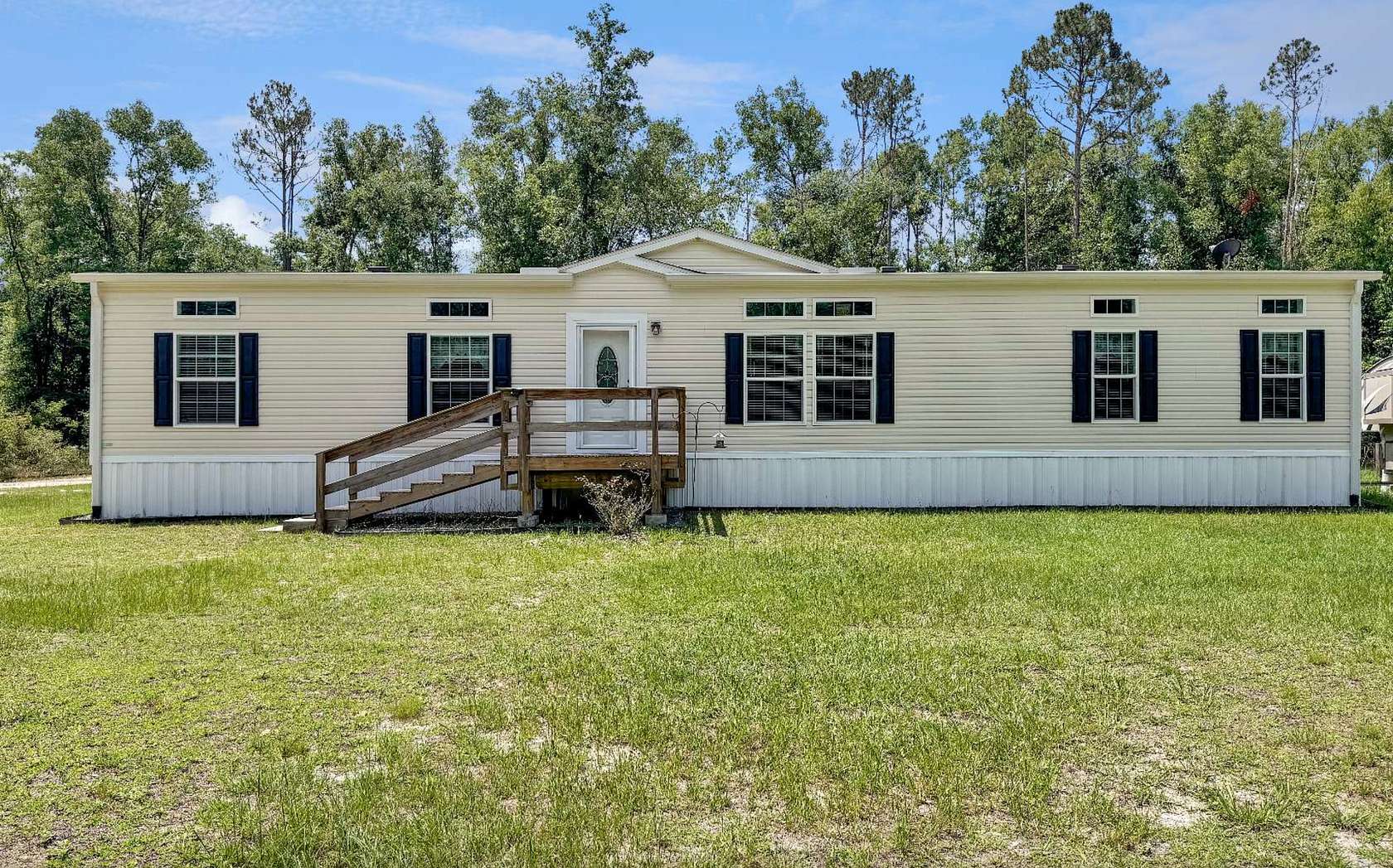 14.3 Acres of Land with Home for Sale in Live Oak, Florida