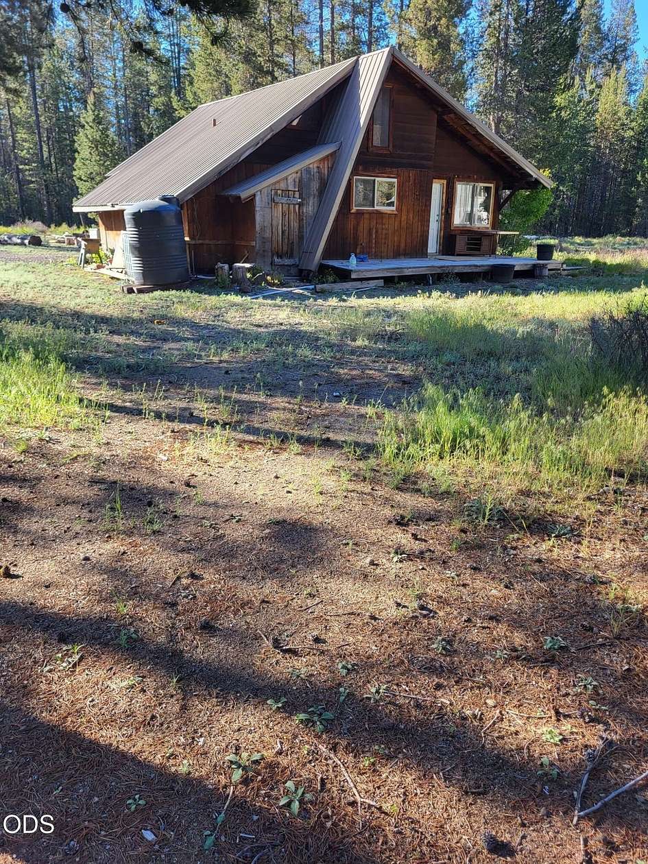15 Acres of Recreational Land with Home for Sale in Chiloquin, Oregon