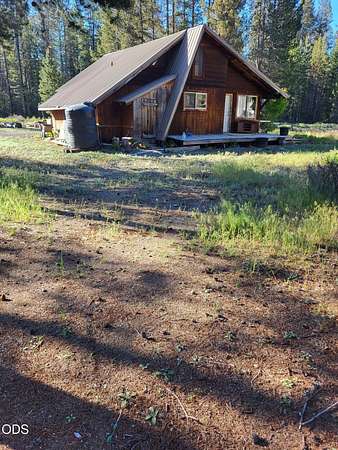 15 Acres of Recreational Land with Home for Sale in Chiloquin, Oregon