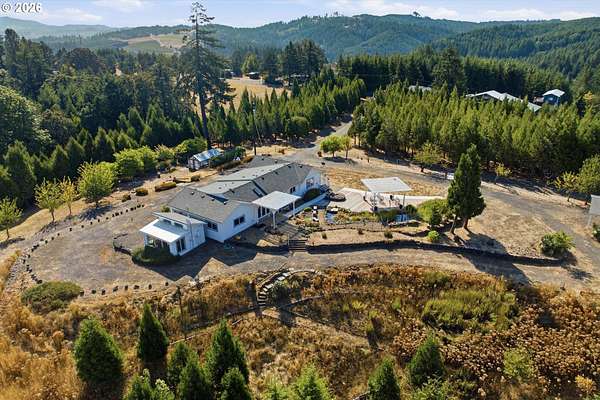 14.6 Acres of Land with Home for Sale in Gaston, Oregon