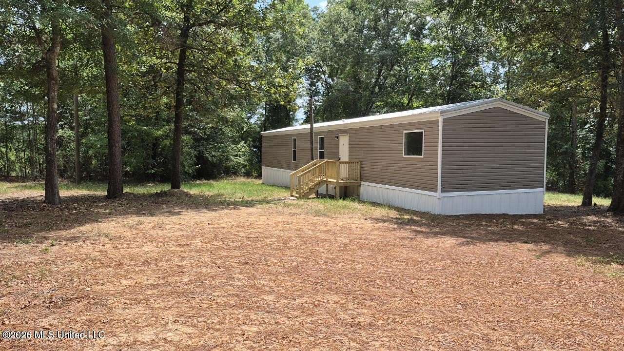 3.25 Acres of Land with Home for Sale in Lumberton, Mississippi