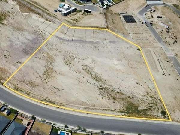 4.78 Acres of Land for Sale in Laredo, Texas