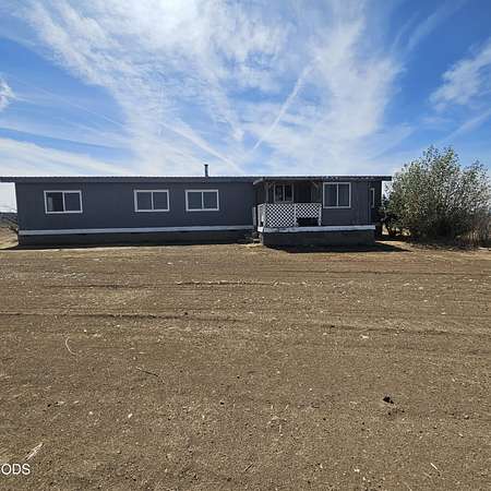 5 Acres of Land with Home for Sale in Christmas Valley, Oregon