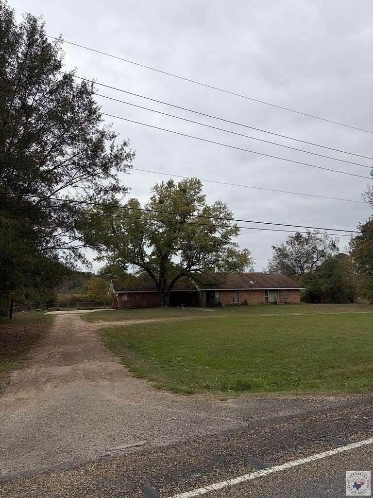 30 Acres of Land with Home for Sale in Texarkana, Texas
