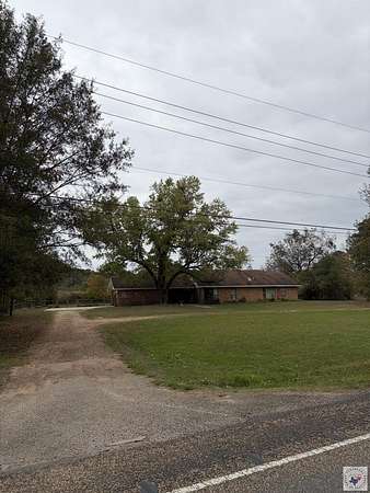 30 Acres of Land with Home for Sale in Texarkana, Texas