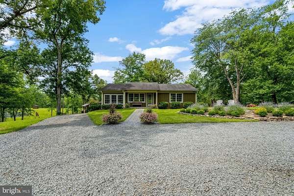 6.25 Acres of Land with Home for Lease in Marshall, Virginia
