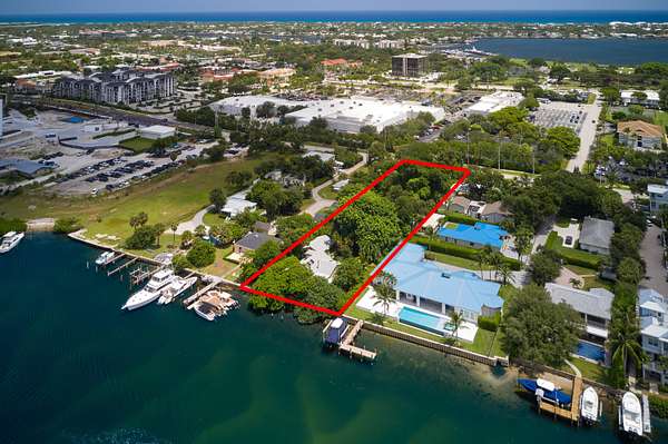 0.94 Acres of Residential Land for Sale in Palm Beach Gardens, Florida