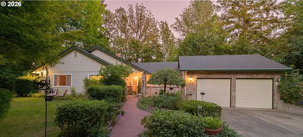 1.5 Acres of Land with Home for Sale in McMinnville, Oregon