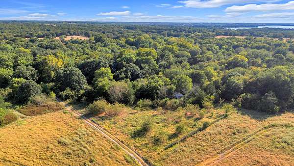 11.1 Acres of Recreational & Residential Land for Sale in Savoy, Texas
