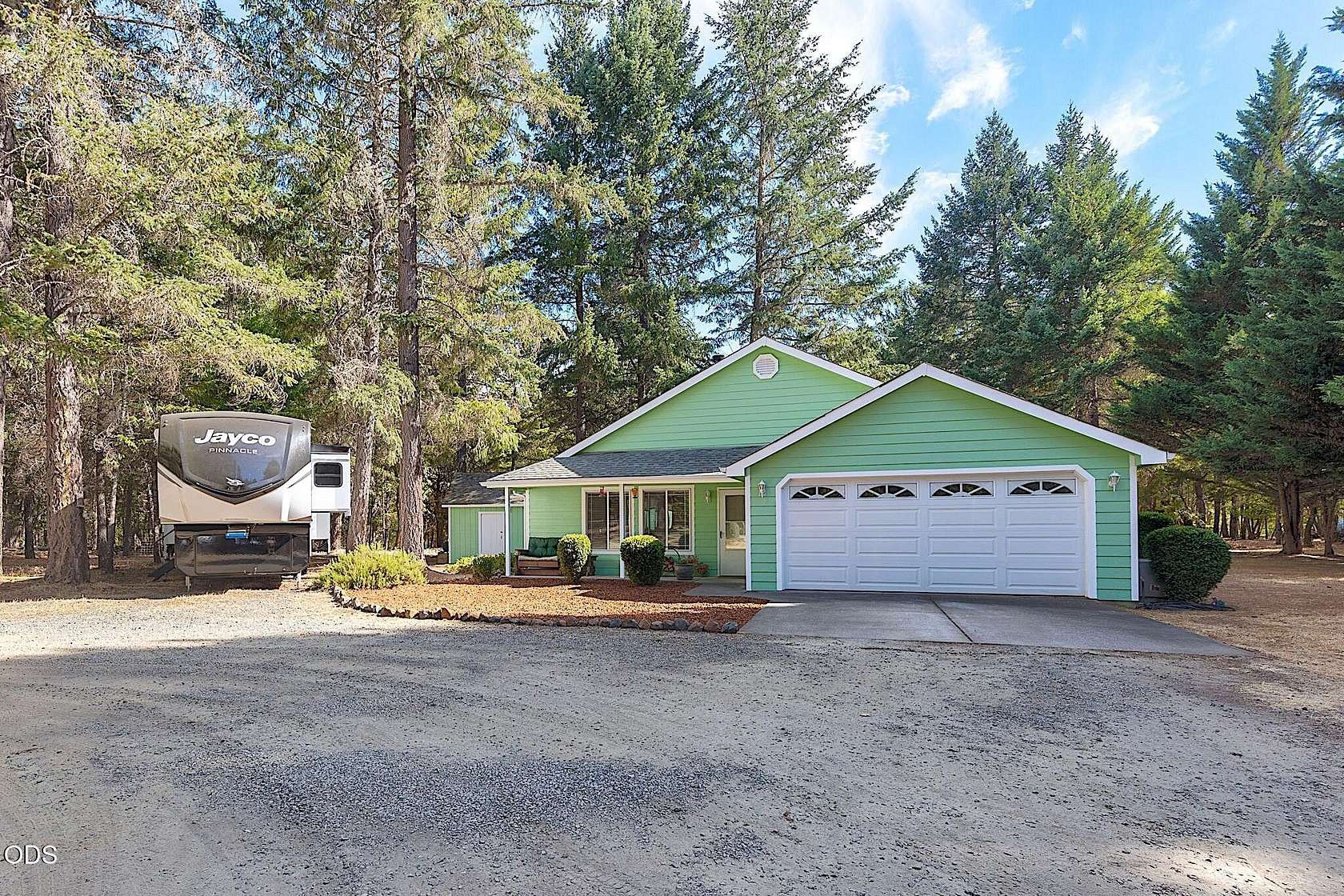 2.5 Acres of Land with Home for Sale in Grants Pass, Oregon