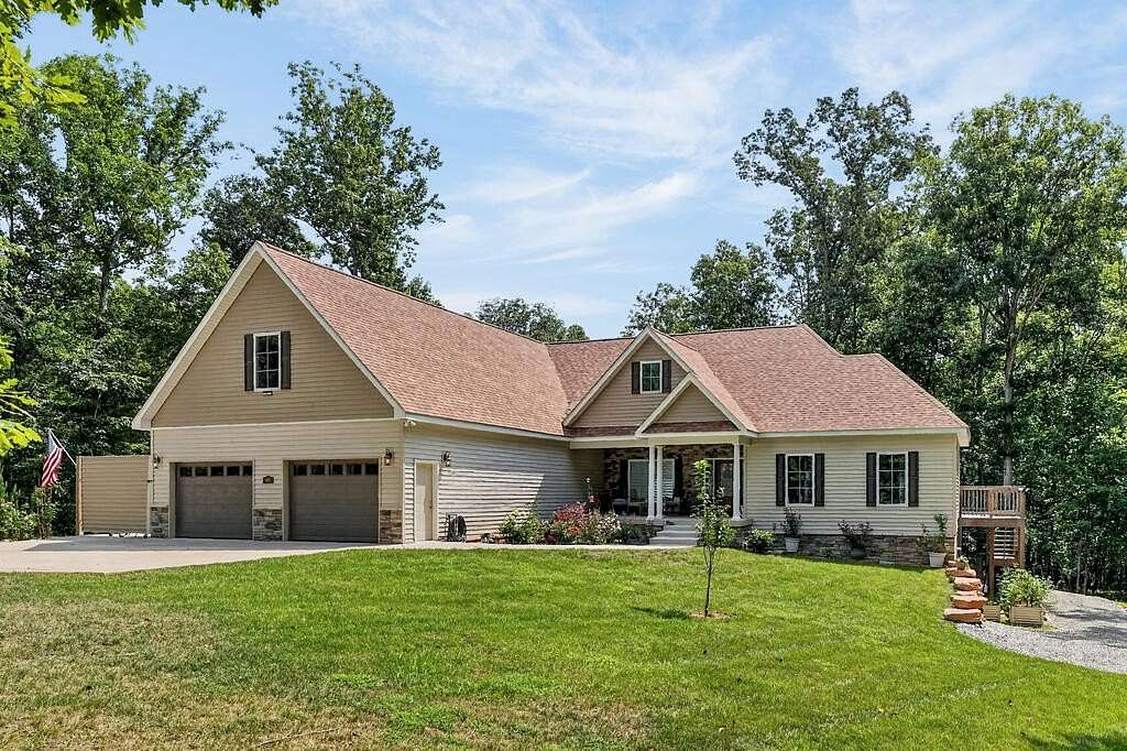 8.8 Acres of Land with Home for Sale in Sparta, Tennessee