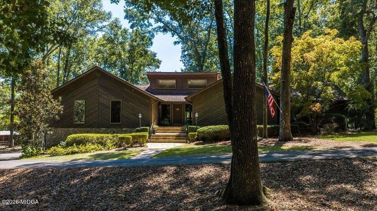 4.12 Acres of Land with Home for Sale in Macon, Georgia