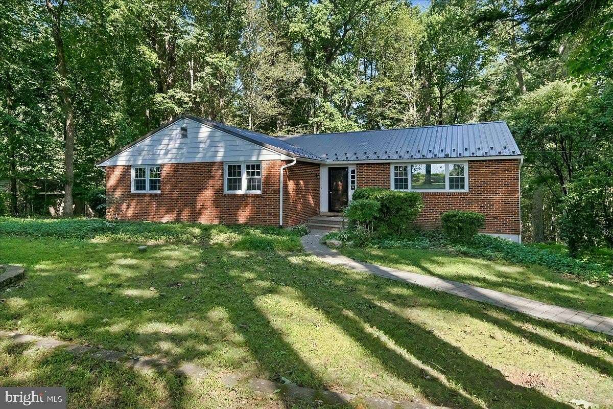 1.6 Acres of Land with Home for Sale in Landenberg, Pennsylvania