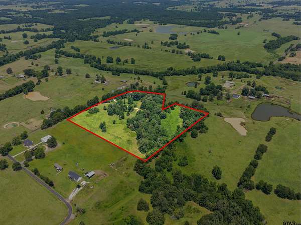 10 Acres of Recreational & Residential Land for Sale in Mount Vernon, Texas