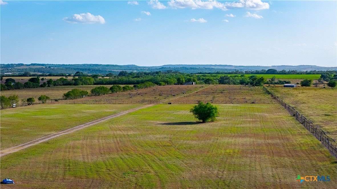 21.5 Acres of Agricultural & Residential Land for Sale in Kingsbury, Texas