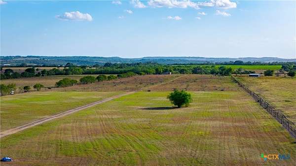 21.5 Acres of Agricultural & Residential Land for Sale in Kingsbury, Texas