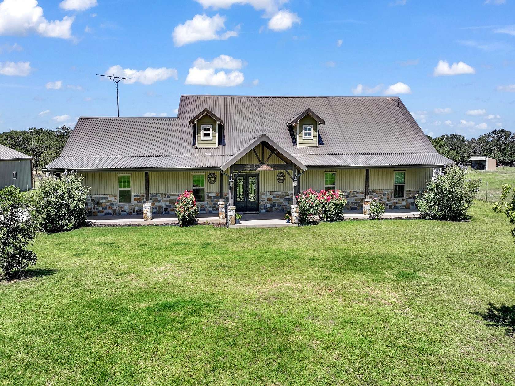 3.23 Acres of Land with Home for Sale in Bridgeport, Texas
