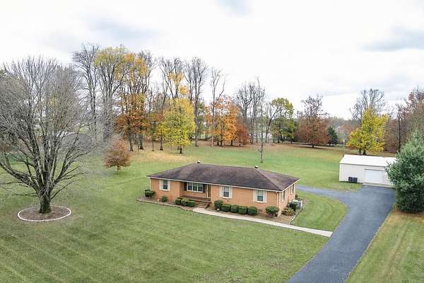 3.3 Acres of Land with Home for Sale in Lafayette, Tennessee