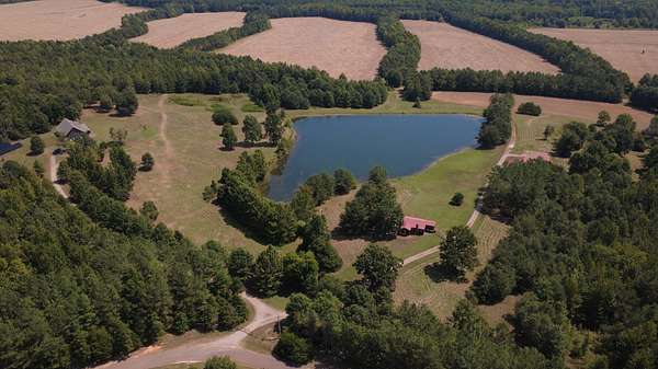 727 Acres of Land with Home for Sale in Middleton, Tennessee