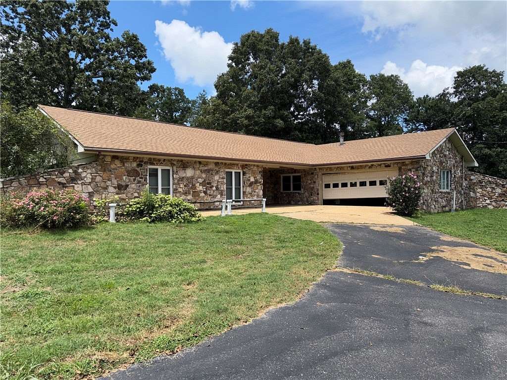 4.25 Acres of Land with Home for Sale in Pleasant Ridge Township, Arkansas