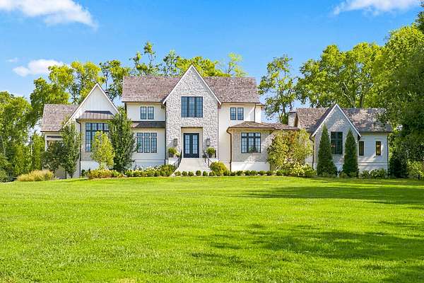 2.79 Acres of Land with Home for Sale in Nashville, Tennessee