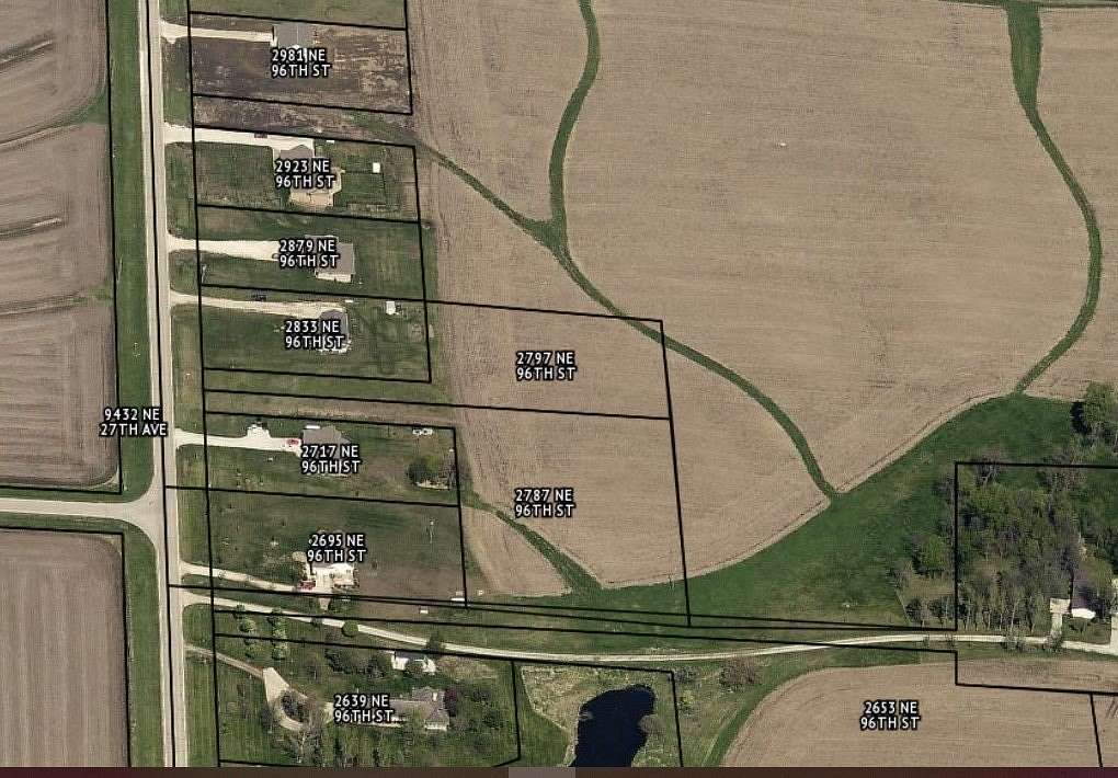 2.37 Acres of Residential Land for Sale in Altoona, Iowa