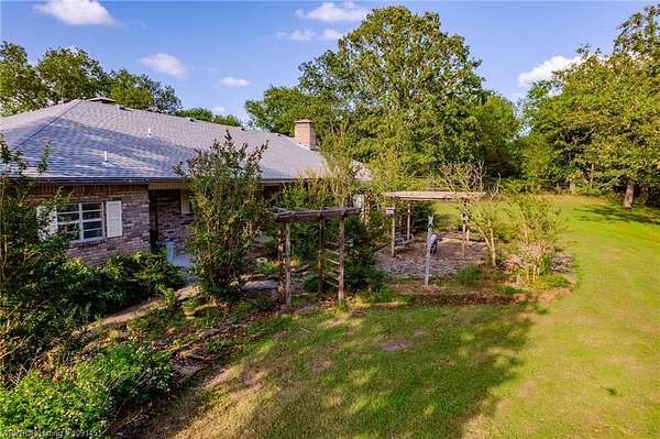 20 Acres of Land with Home for Sale in Sallisaw, Oklahoma