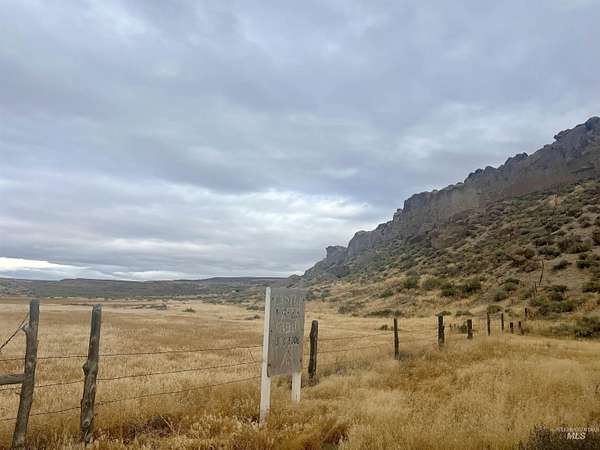 180 Acres of Land for Sale in Oreana, Idaho