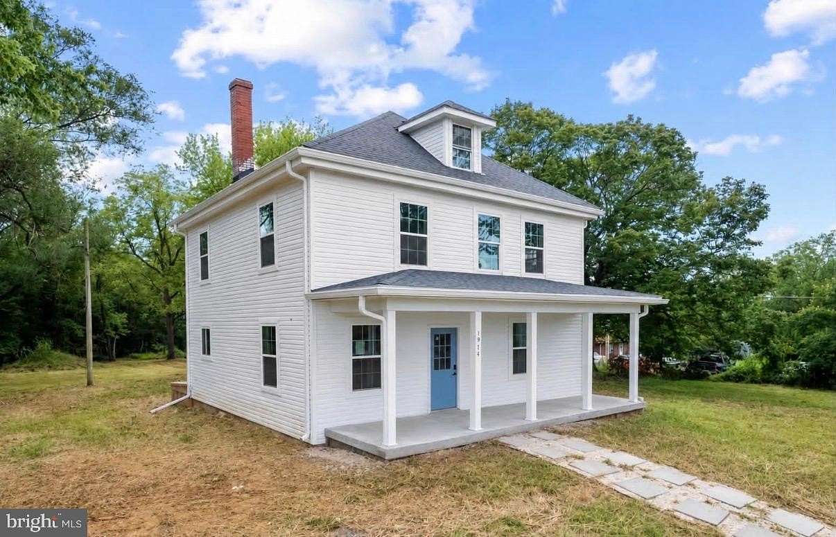 2.47 Acres of Land with Home for Lease in Charles Town, West Virginia