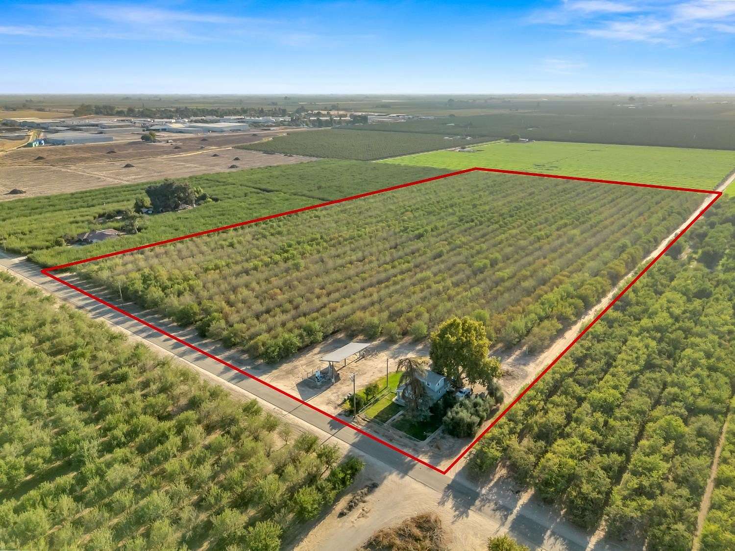 19.7 Acres of Land with Home for Sale in Del Rey, California